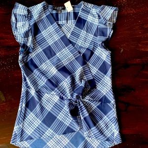 NWT❣️Navy Plaid top